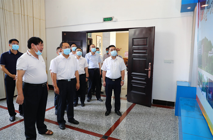 龍巖市領導蒞臨天泉藥業視察調研